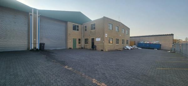 1 200  m² Industrial space