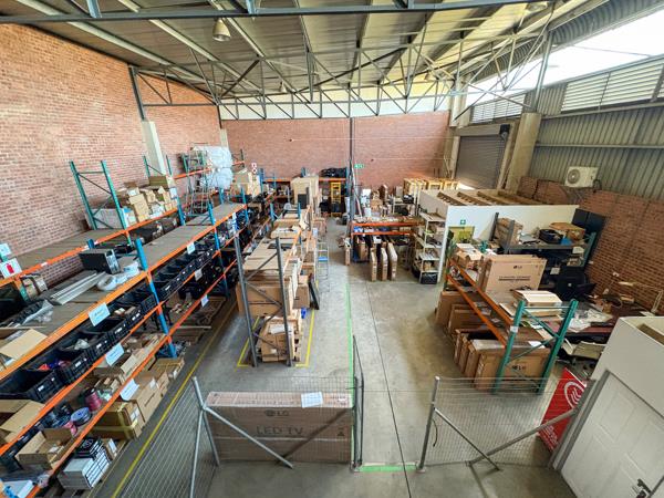 563  m² Industrial space