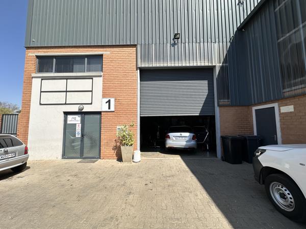 158  m² Industrial space