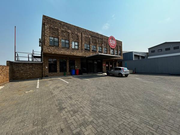 700  m² Industrial space