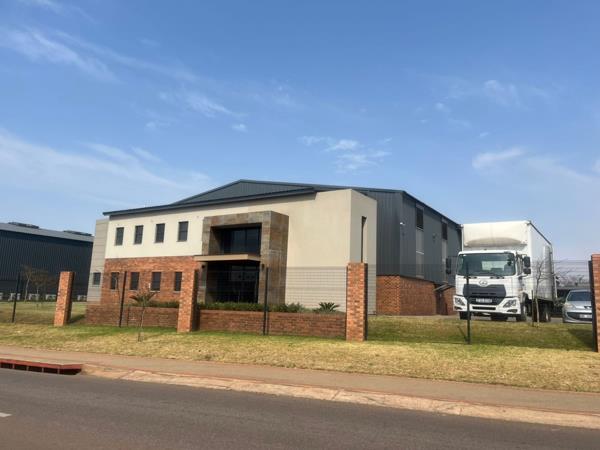1 100 m² Industrial space