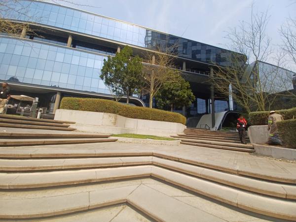 2 986  m² Commercial space