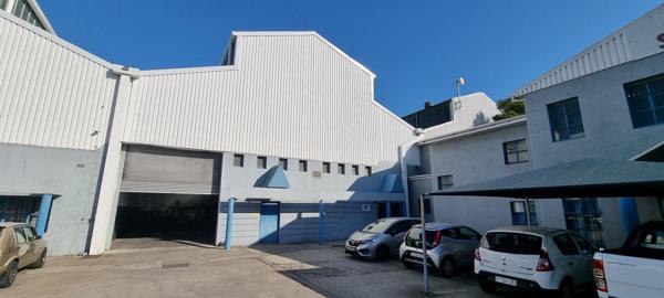 980  m² Industrial space