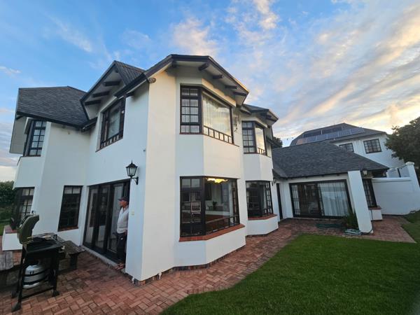 6 Bedroom House