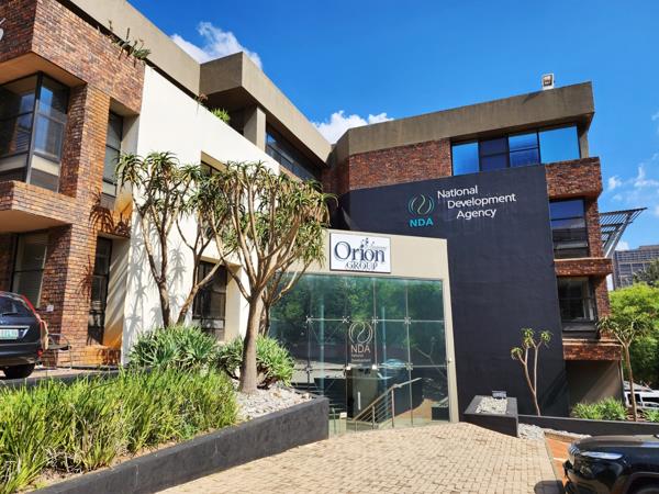 949  m² Office Space