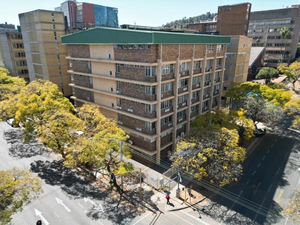 3 770  m² Commercial space