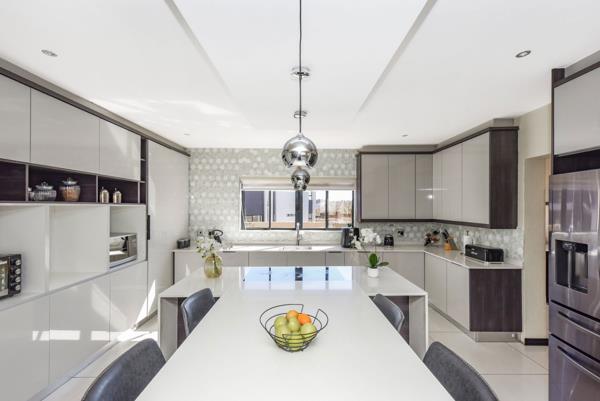 6 Bedroom House