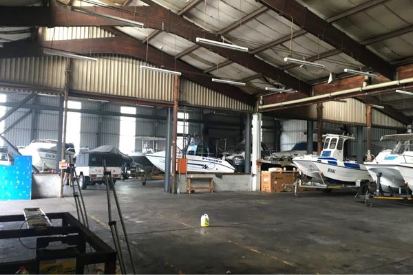 1 550  m² Industrial space