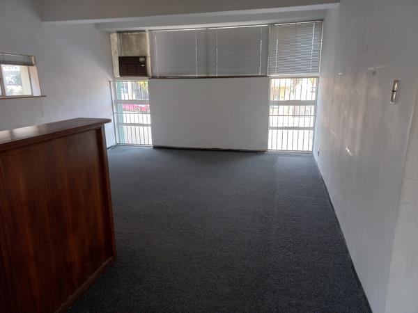 56.8  m² Commercial space