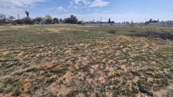 833 m² Land
