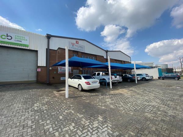 735  m² Industrial space