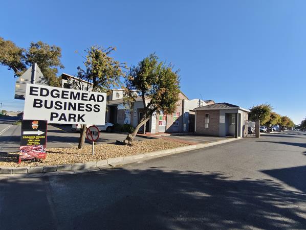 171  m² Commercial space