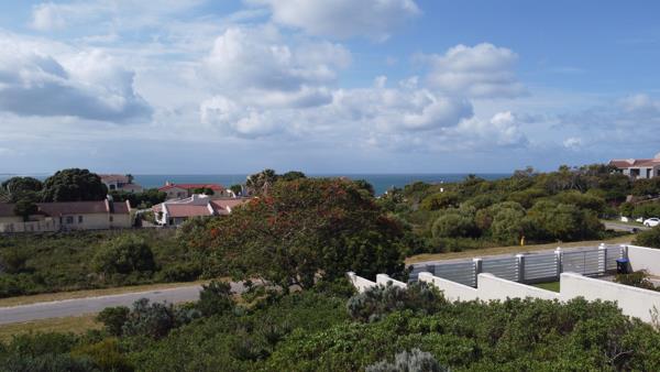 800 m² Land