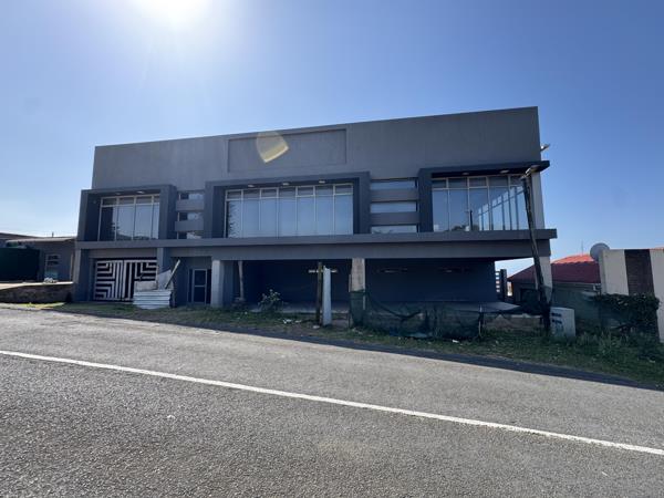 854  m² Commercial space