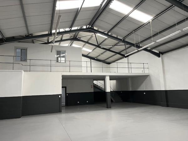 420  m² Industrial space