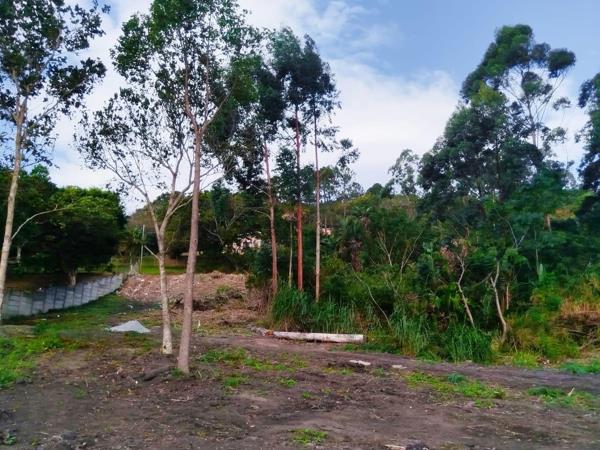 1 023 m² Land