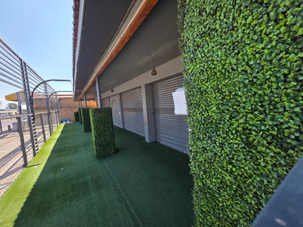 1 400 m² Commercial space