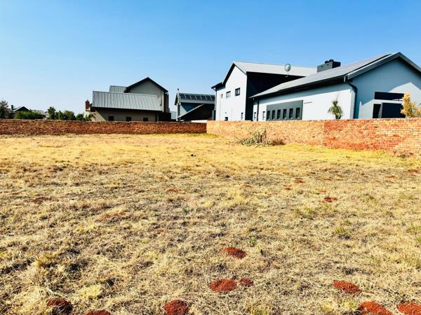 863 m² Land
