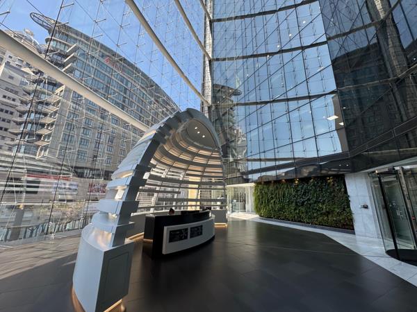 300 m² Commercial space