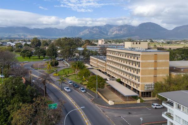 949  m² Office Space