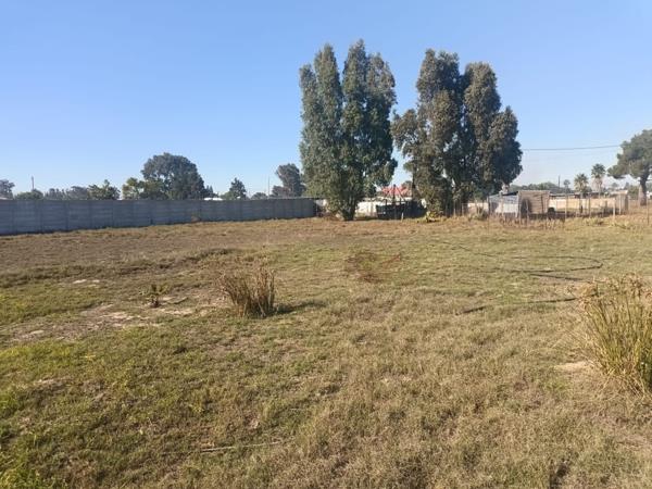 1 250 m² Land