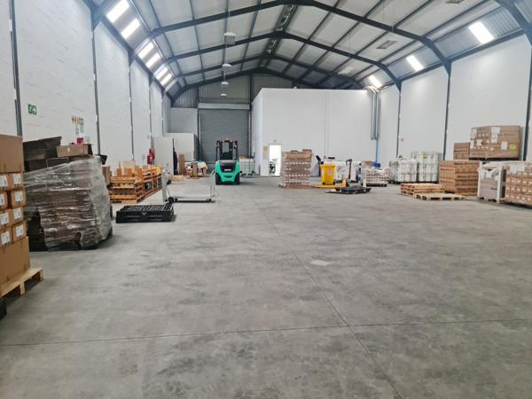 633  m² Industrial space