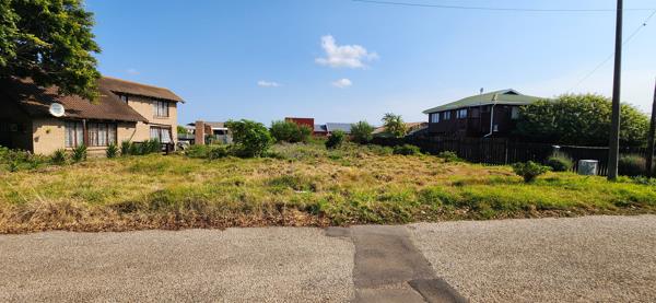 768 m² Land