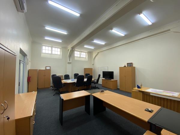 145  m² Commercial space