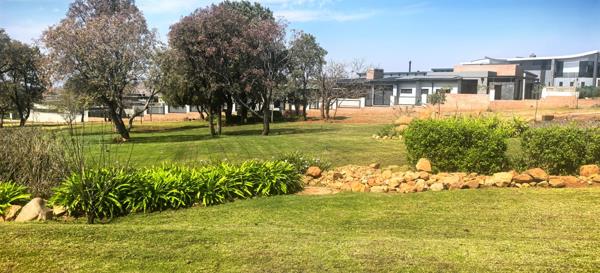 1 392 m² Land