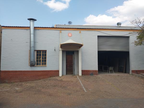 204  m² Commercial space