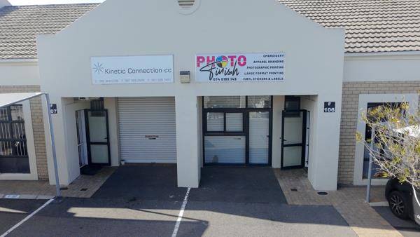 102  m² Industrial space