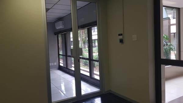 438  m² Office Space