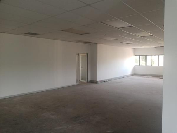 250  m² Commercial space