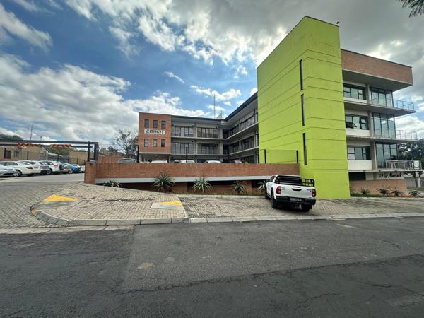 77  m² Commercial space