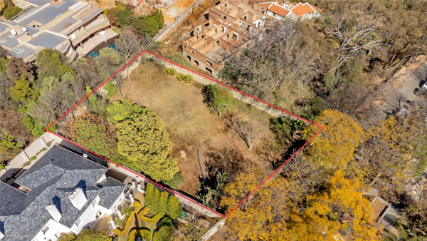 1 748 m² Land