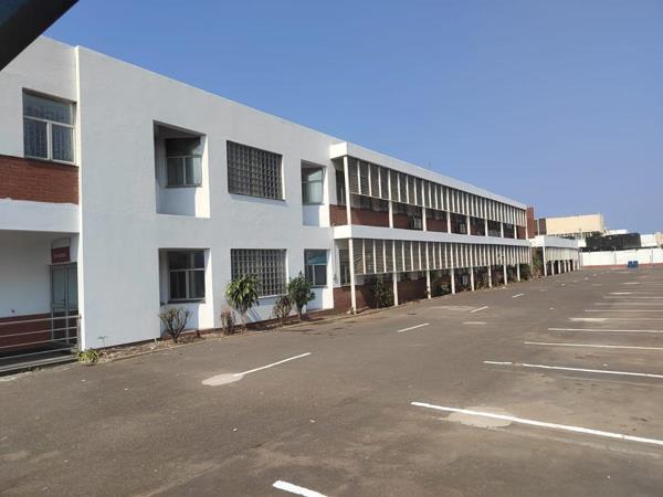 12 000  m² Commercial space