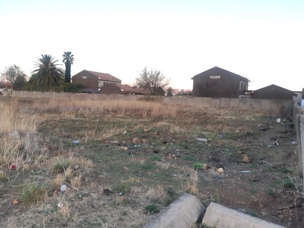 2 437 m² Land