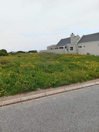 750 m² Land