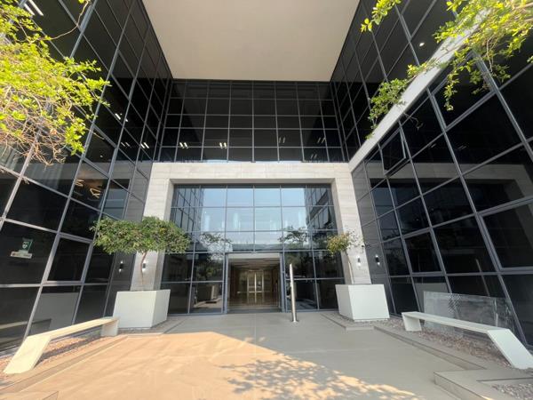 1 566  m² Commercial space