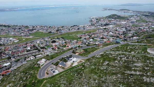 9 453 m² Land