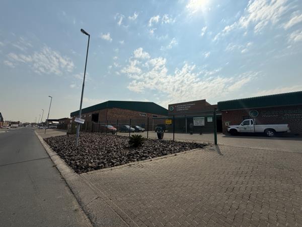 624  m² Commercial space