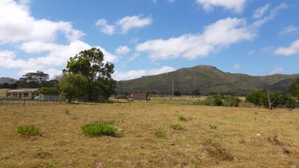4 594 m² Land