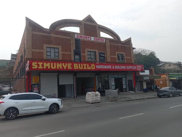 900  m² Retail Space