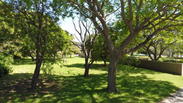 2 241 m² Land