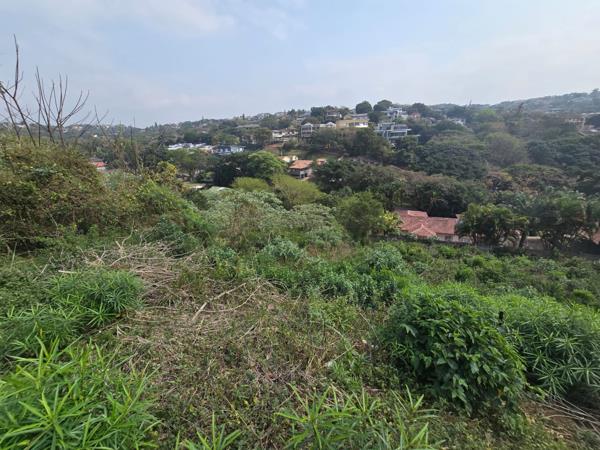 1 025 m² Land