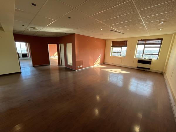 313  m² Commercial space