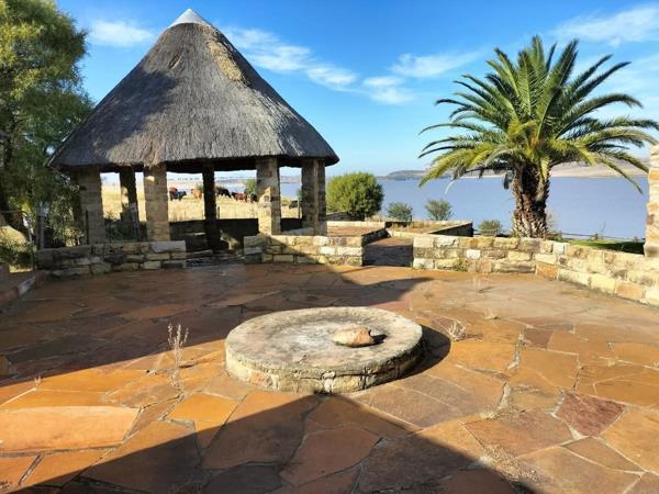 3 000  m² Commercial space