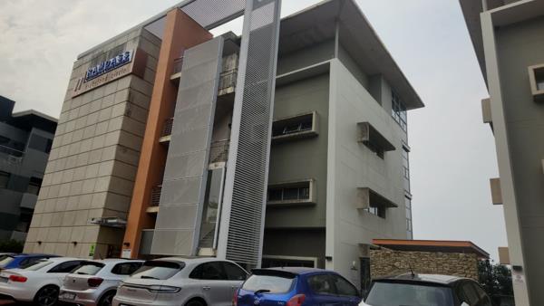 148  m² Commercial space