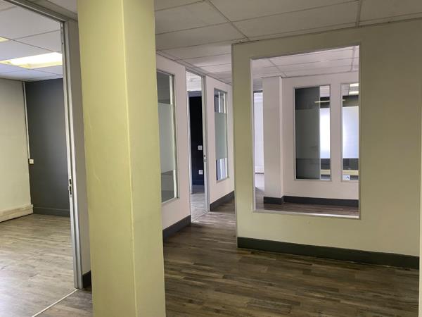 185  m² Commercial space