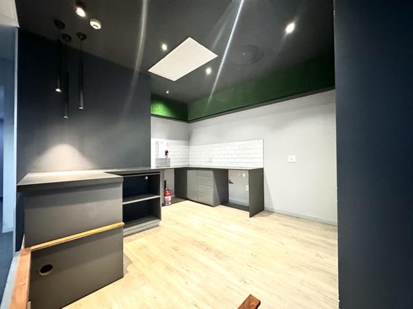 600  m² Office Space